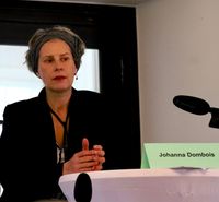 Johanna Dombois bei der Lesung um den Themenpreis der Gruppe 48 für das jahr 2023. Thema Aus gegebenem Anlass: Auf der Flucht. Foto Andreas Klaene.